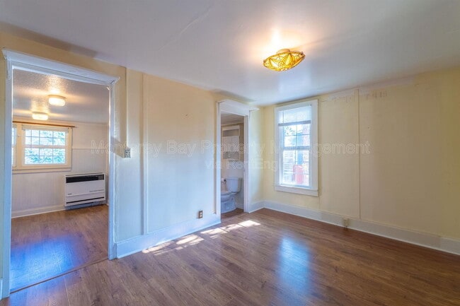 Building Photo - 461 Reeside Ave