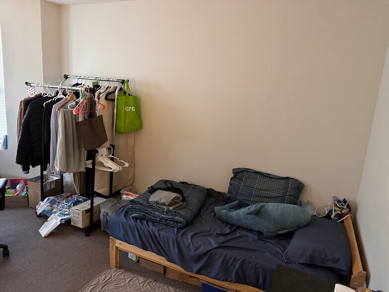 Building Photo - 845 Beacon St