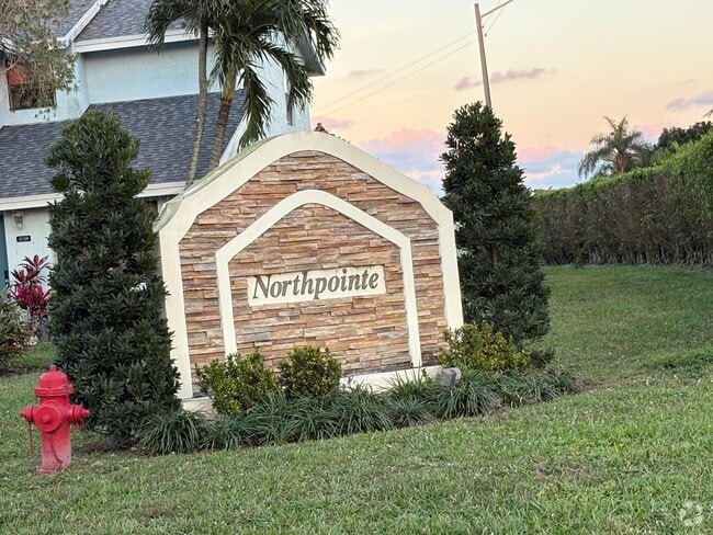 Building Photo - 5855 Northpointe Ln