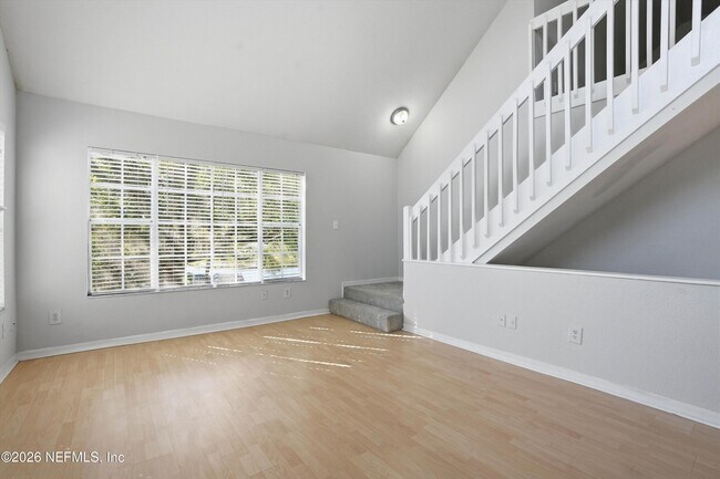 Building Photo - 13700 Richmond Park Dr N