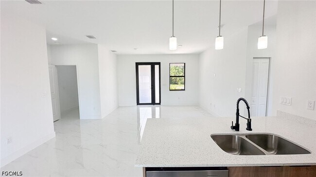 Building Photo - 721 Bering Ave S