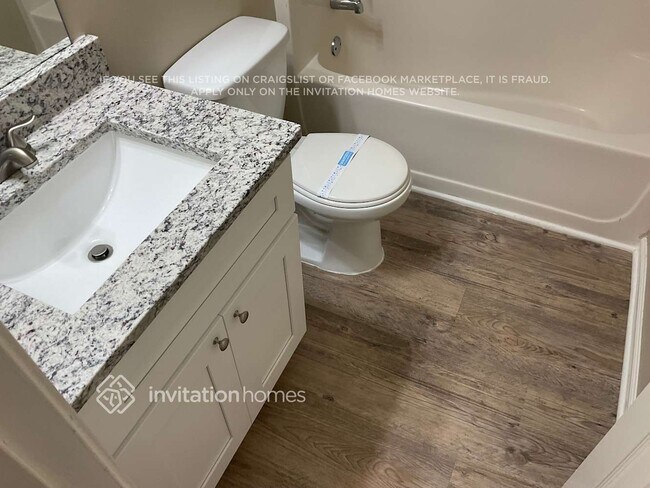 Building Photo - 135 Hidden Creek Dr