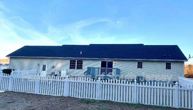 Building Photo - 25900 Country Meadows Dr