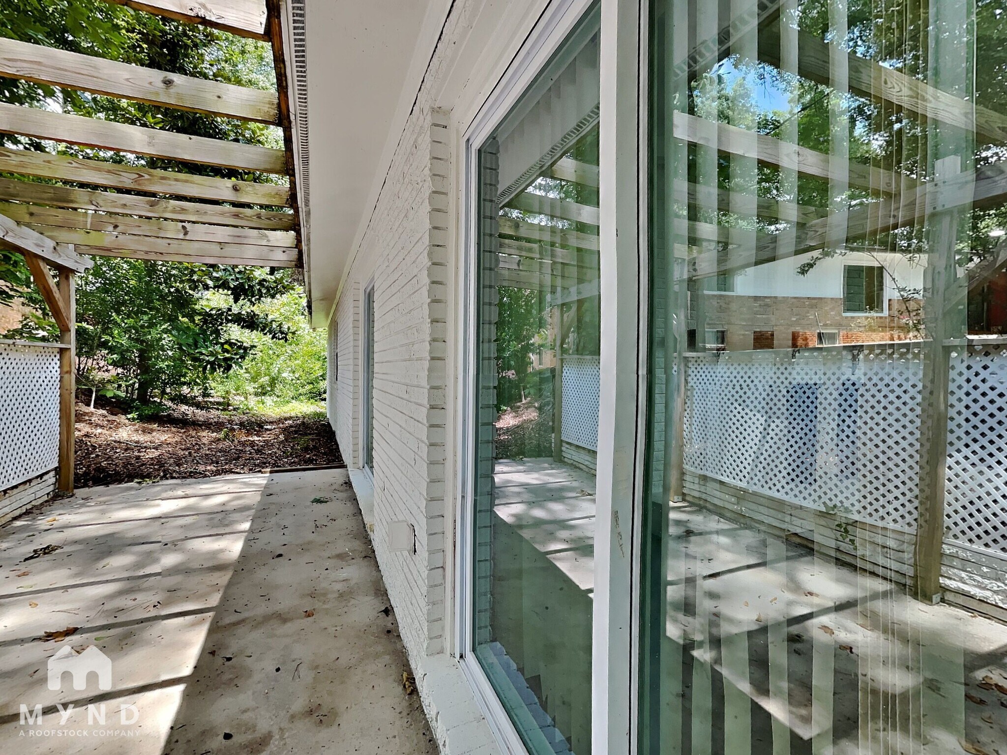 Building Photo - 1322 N Cliff Valley Way NE