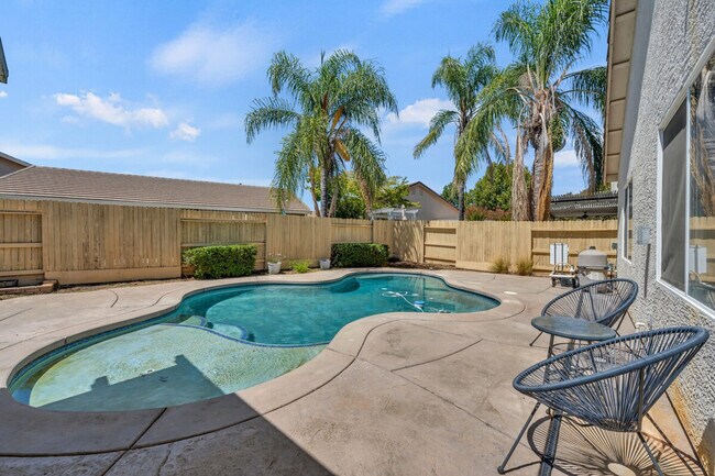 Building Photo - 9363 Willow Pond Cir