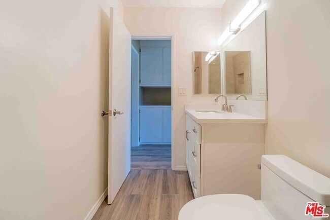 Building Photo - 11871 Idaho Ave