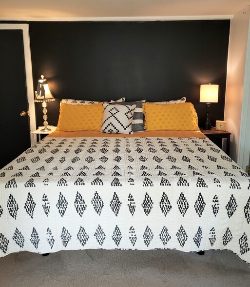 Building Photo - 20 Roselawn Ave