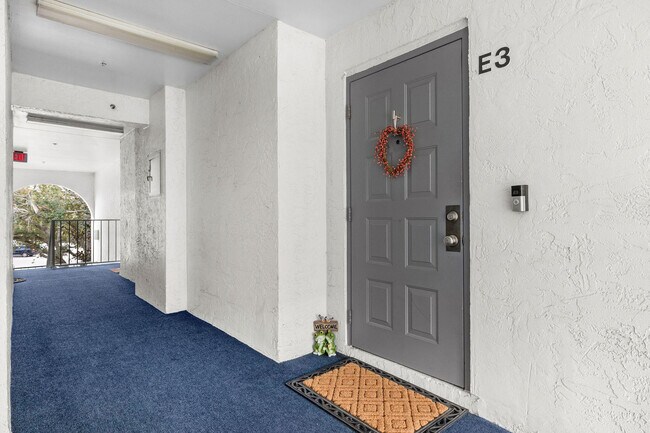 Building Photo - 2502 SE Anchorage Cove