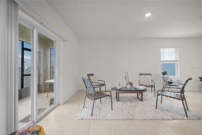 Building Photo - 1749 Southfork Dr