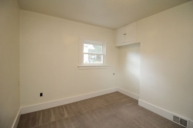 Building Photo - 4626 NE 96th Ave