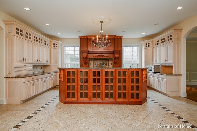 Building Photo - 5S550 Radcliff Rd