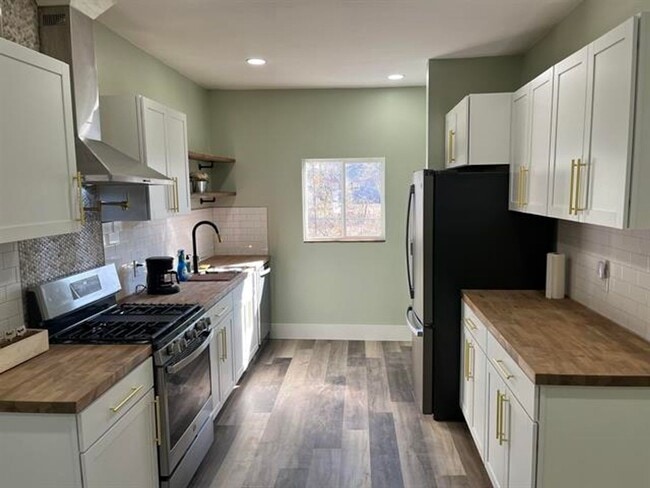 Building Photo - Questions pleas contact Joshua LaFever 501...