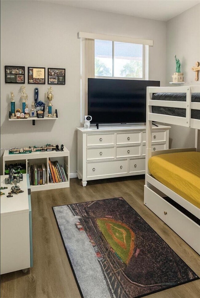 Building Photo - 1002 SW 144th Ave