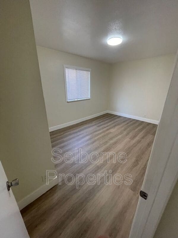 Building Photo - 1944 E 20th St