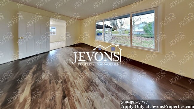 Building Photo - Enjoy the new appliances in this lovely single-family home located in the heart of Tacoma