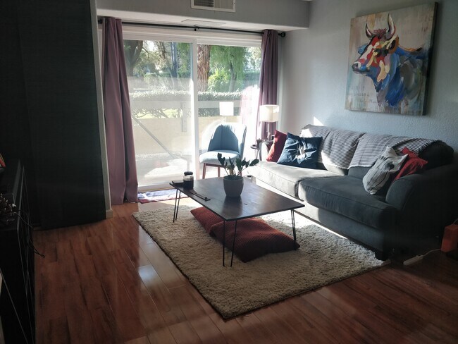 Primary Photo - 275 Tradewinds Dr