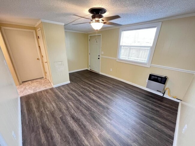 Building Photo - 106 Lind St