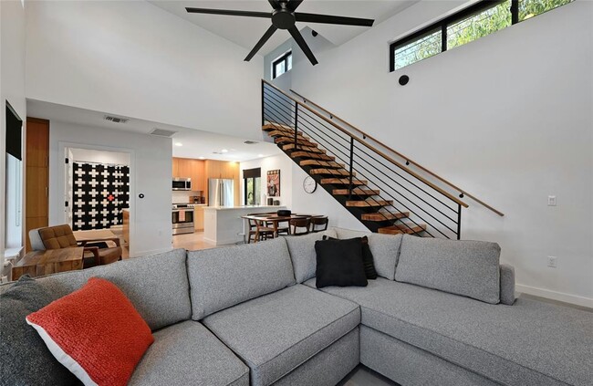 Building Photo - 407 S Park Dr