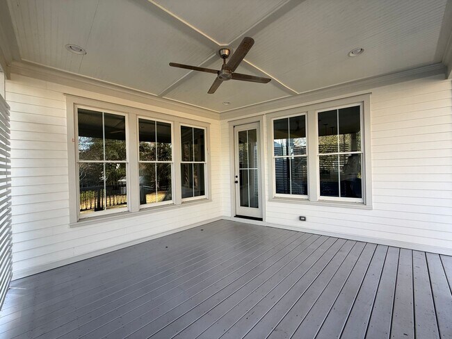 Building Photo - Custom Built 4BD, 3.5BA Five Points Home with a Bonus Room & Fenced Yard