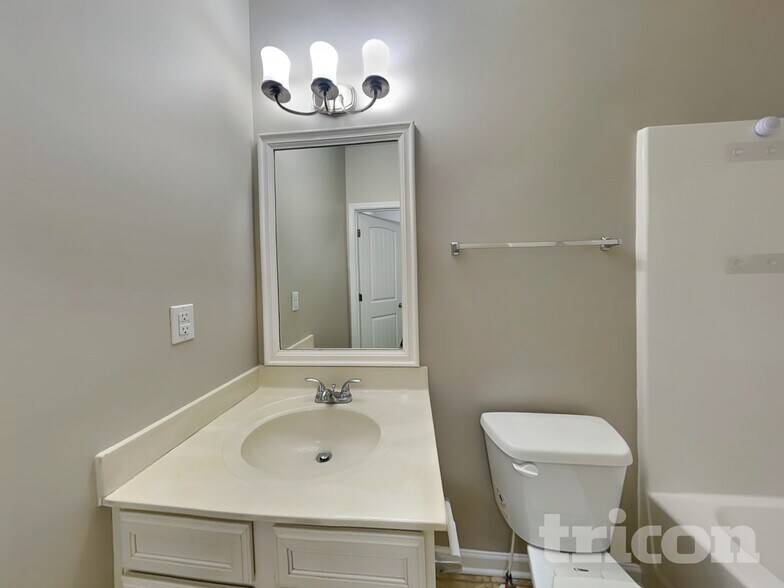 Building Photo - 1556 Culpepper Ln