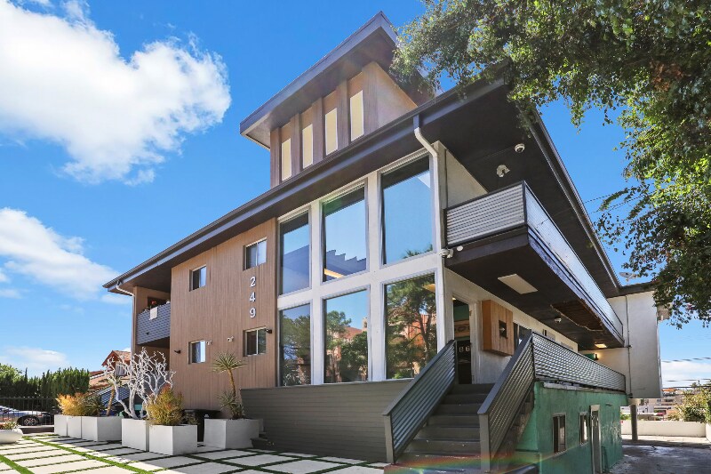 Building Photo - 249 S Coronado St