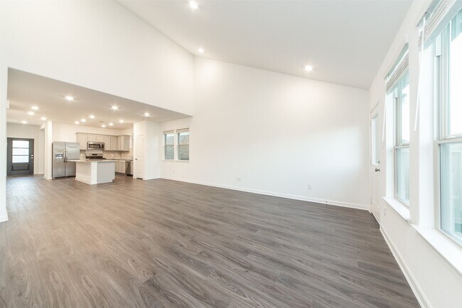 Building Photo - 3318 Paddock Landing St