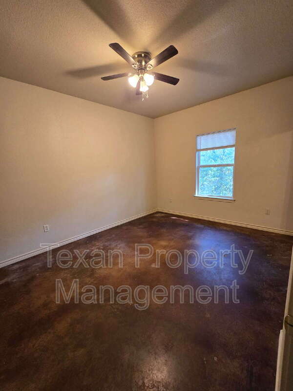 Building Photo - 3705 Mandy Dr