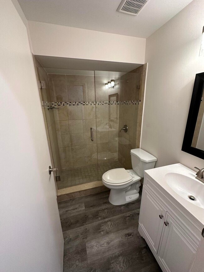 Building Photo - 10300 Hidden Springs Ct