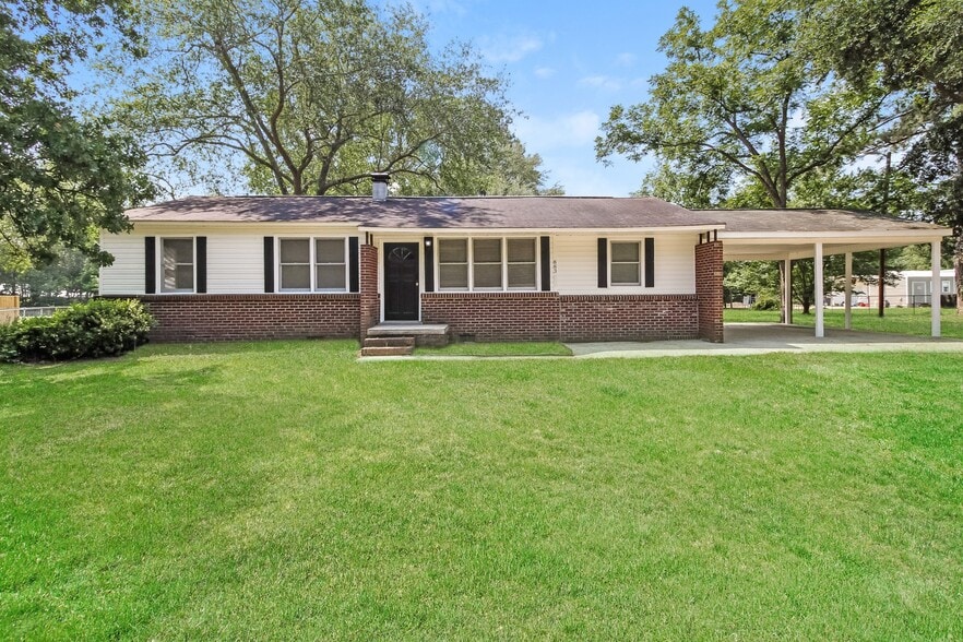 Building Photo - 883 Medfield Rd