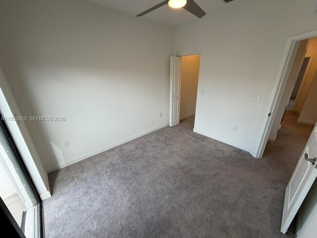 Building Photo - 21001 NE 8th Ave