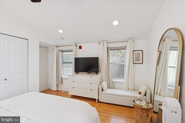 Building Photo - 1719-21 Wallace St