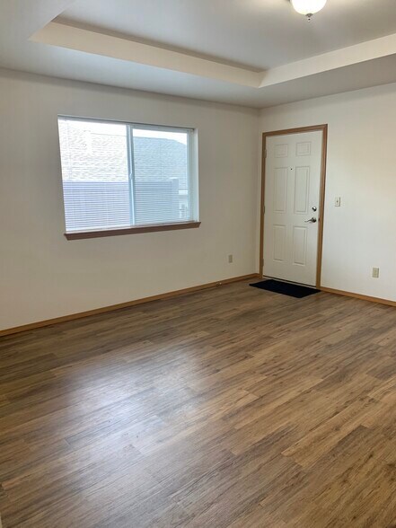 Living room with recessed ceiling - 1603 W Mead Ave