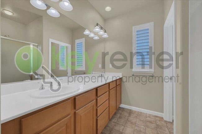 Building Photo - 6123 RolkingHam Ln