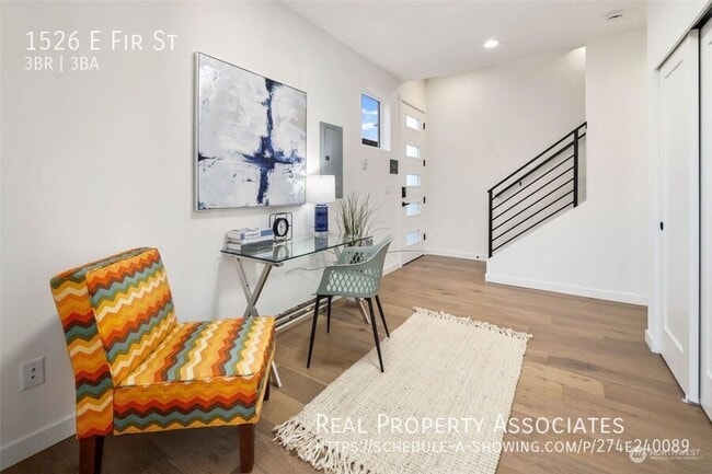 Building Photo - 1526 E Fir St