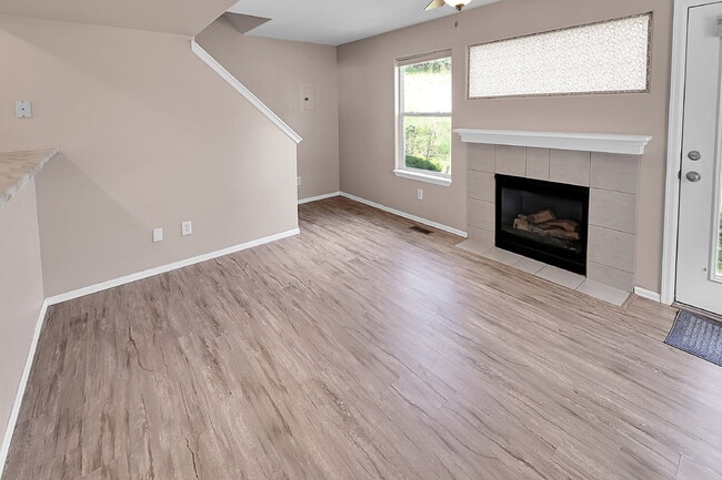 Building Photo - $2,050.00, 3 bed, 2.5 bath, located in Pal...