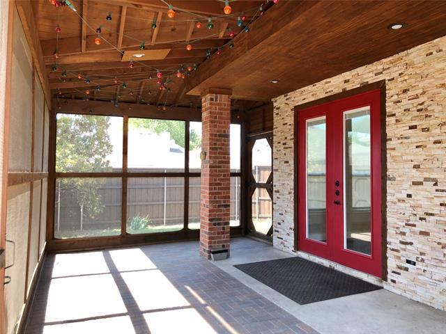 Building Photo - 10401 Max Ln