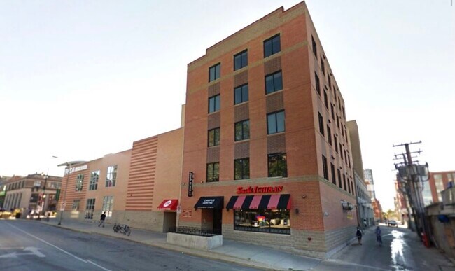 Primary Photo - 619 S Wright St