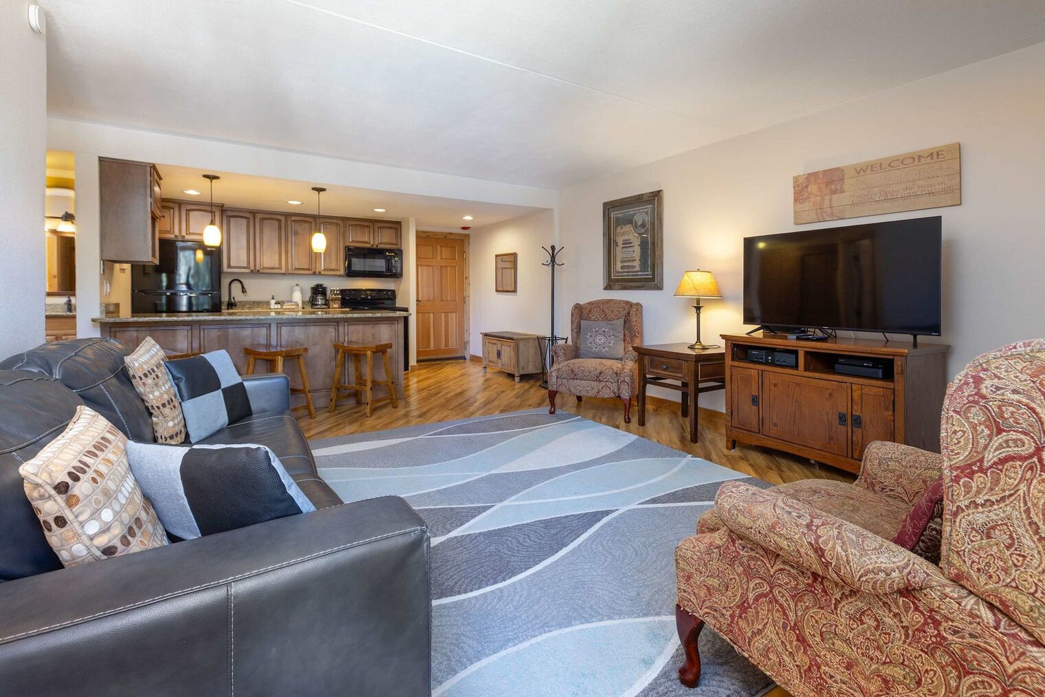 Building Photo - 455 Village Rd