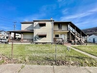 Building Photo - 1704 2nd St