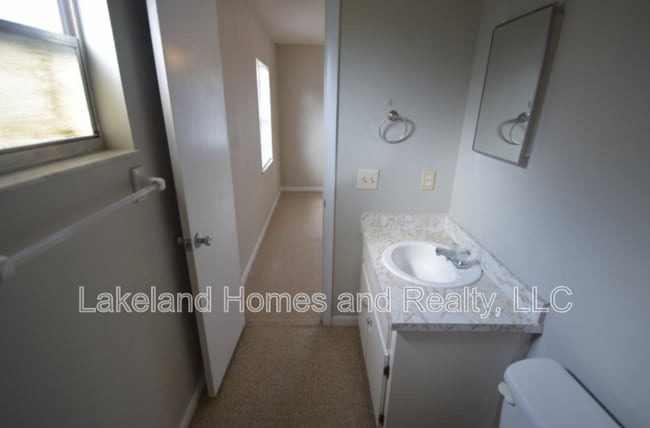 Building Photo - 115 Leelon Rd