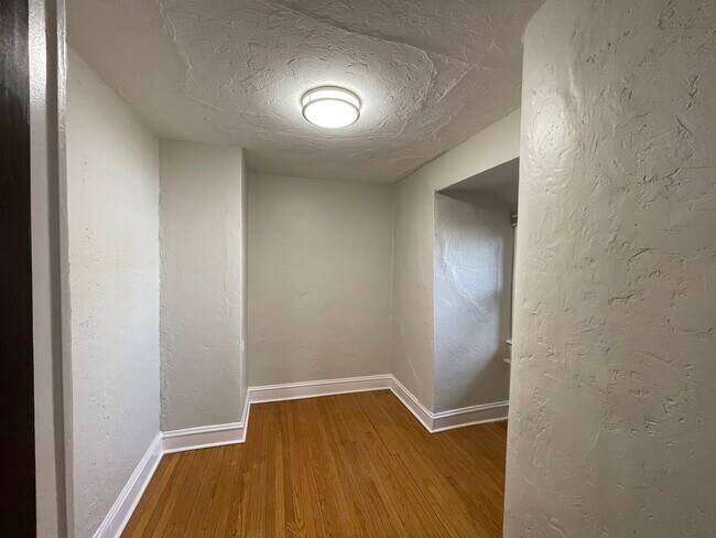 Building Photo - 1155 Saint Johns Ave