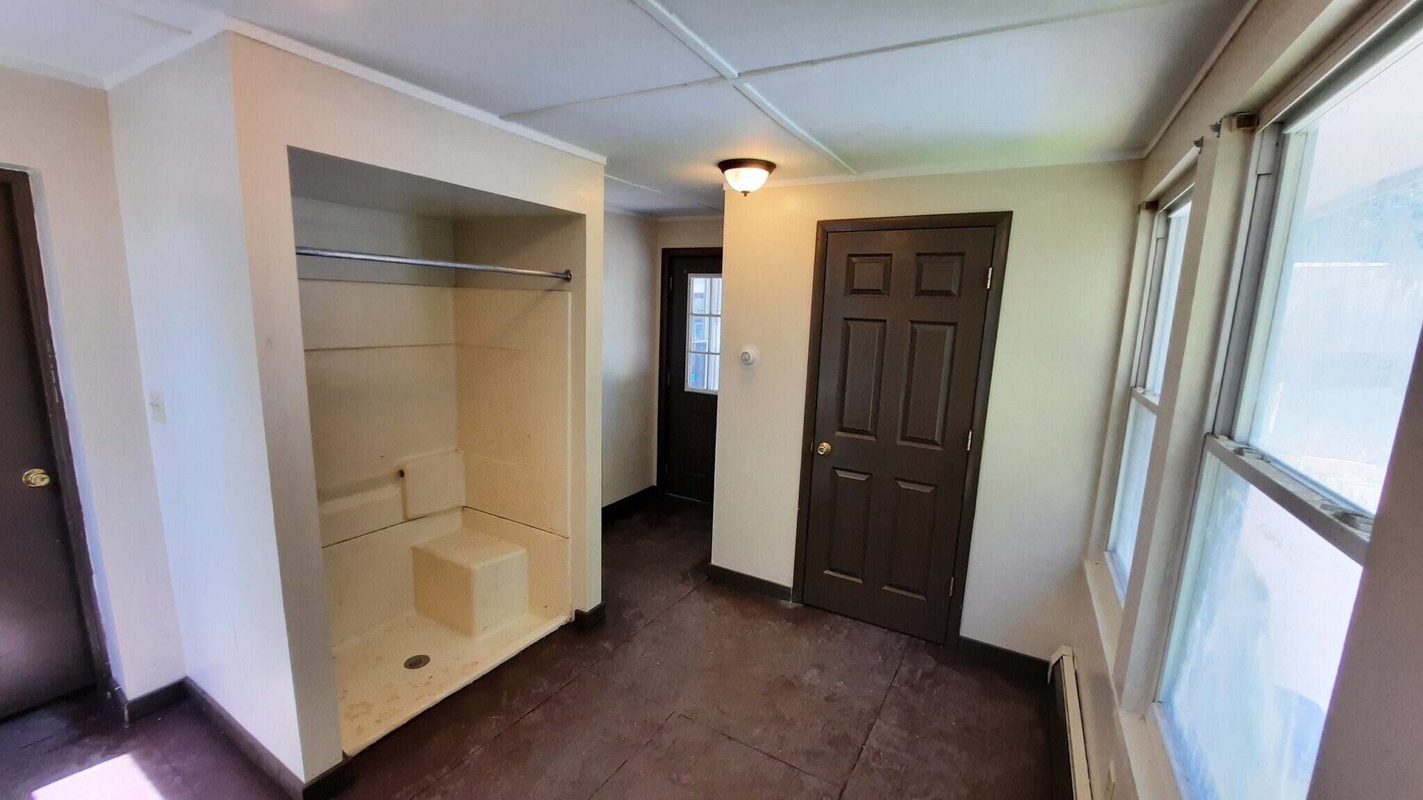 Bath/Lndry - 414 Lower Main St