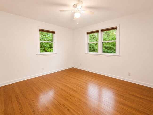 Building Photo - 553 Fernwood Farms Rd
