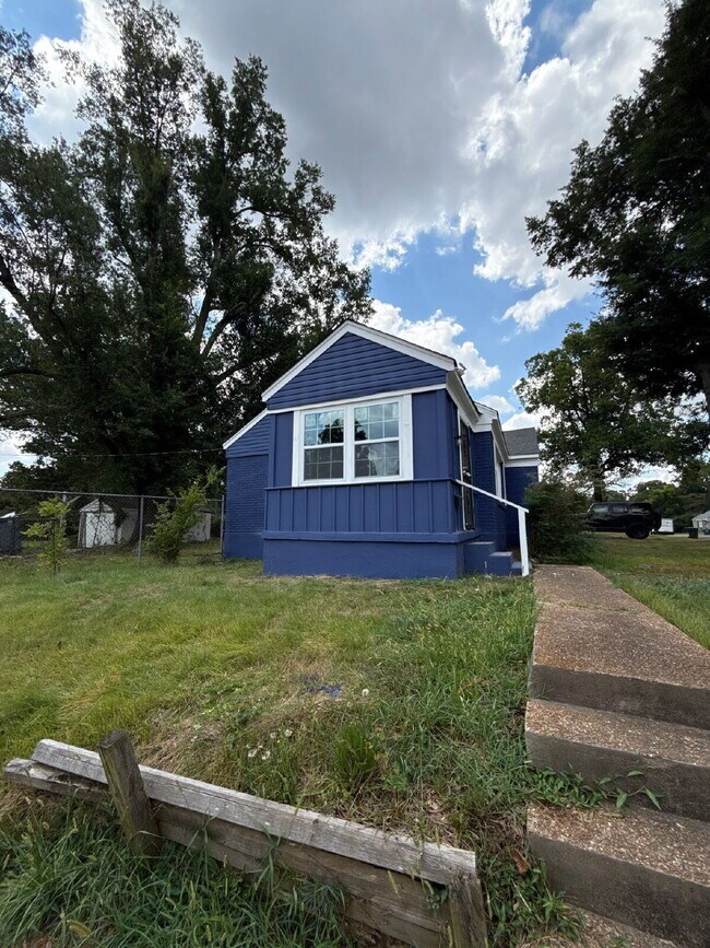 Building Photo - 1064 Brower St