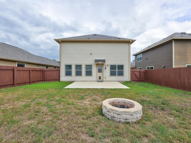 Building Photo - 180 Housefinch Loop