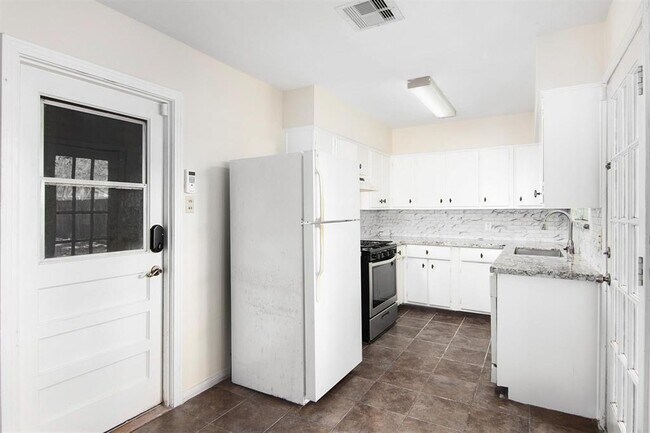Building Photo - 5538 Pagewood Ln