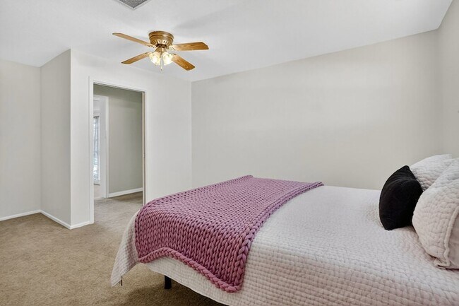 Building Photo - 3210 Cimmaron Ave