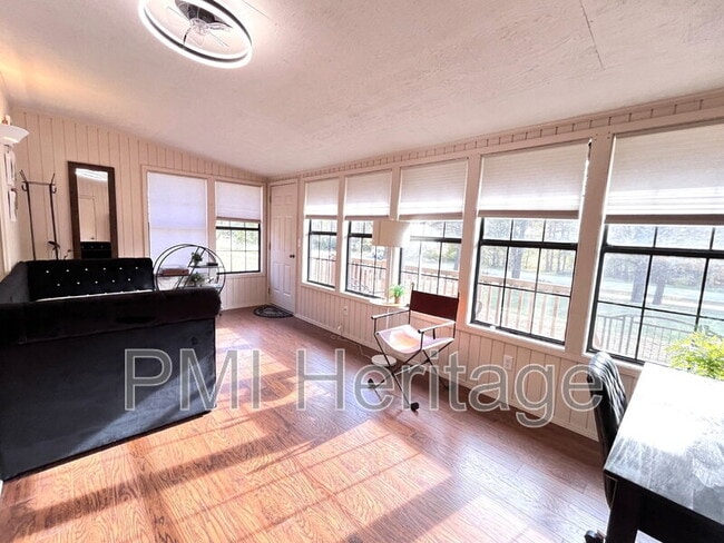 Building Photo - 26 Melinda Ln