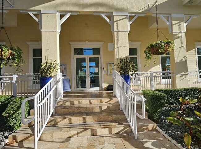 Building Photo - 364 NE 25th Pl