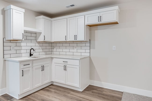 Building Photo - 8441 W 37th Ct N